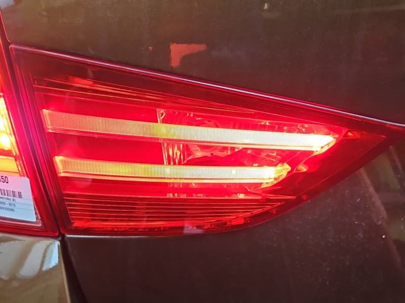 Lampa tył lewa klapy BMW X1 E84 HB EUROPA 2990113