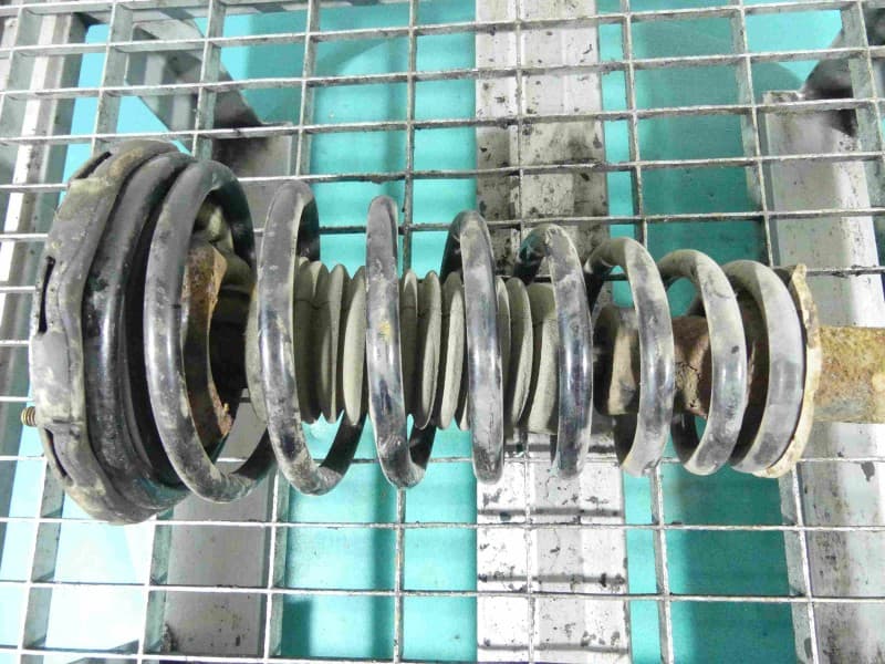 Sprężyna przód przednia Nissan Primera P11 2,0 16v
