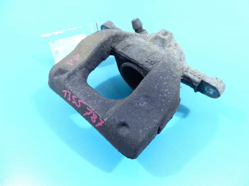 Zacisk przód prawy Toyota Verso 09- 2,0 D4D