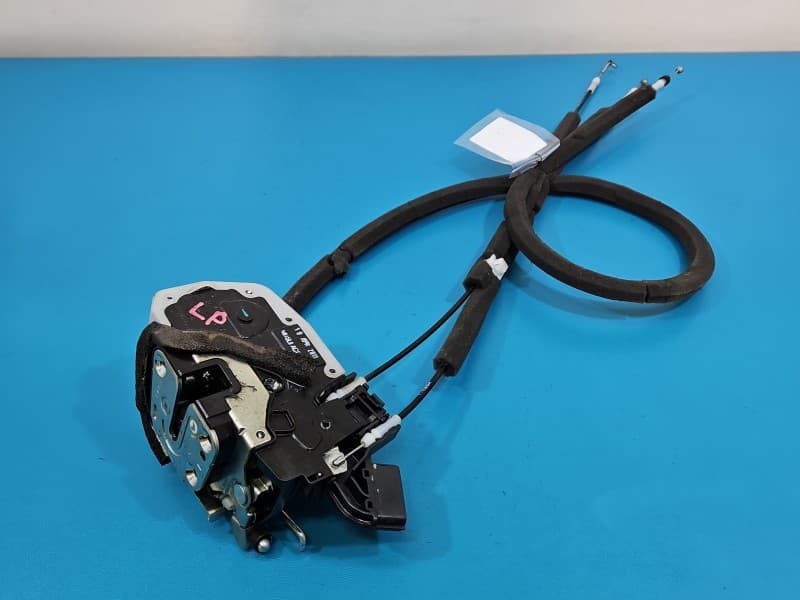 Zamek przód lewy Nissan Micra K13 EUROPA 4pin Y26-13420