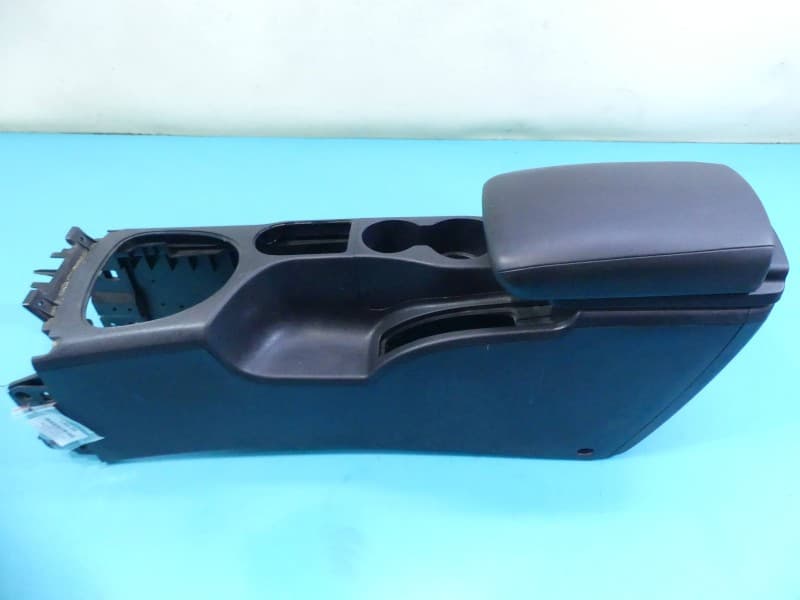 Podłokietnik TUNEL Nissan Qashqai I J10 06-13 P13149A77000 EUROPA