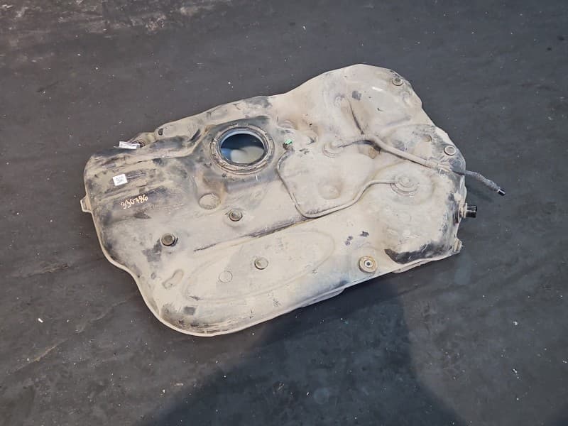 Zbiornik paliwa bak Toyota Rav4 V 2,5 hybryda 77111-42131