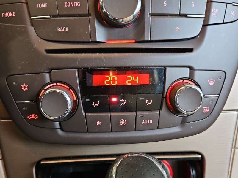 Konsola panel nawiewu Opel Insignia A 13277865