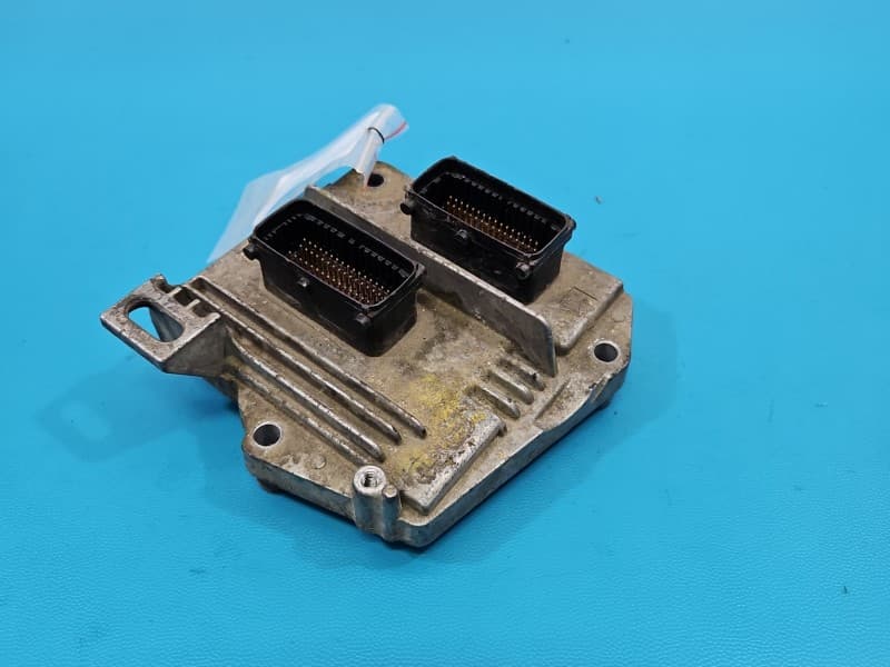 Komputer Sterownik silnika Opel Astra III H 1,6 16V Z16XEP 12230740