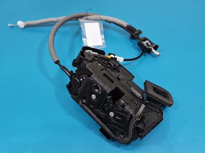 Zamek przód prawy Skoda Octavia IV EUROPA 7pin 5TB837016C