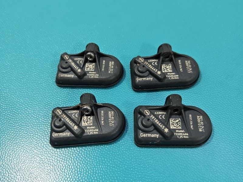 Czujnik ciśnienia opon Opel Astra V K 39186445 TPMS