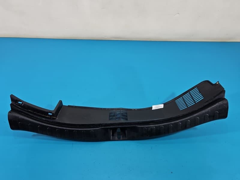 Osłona ZAŚLEPKA PLASTIK pasa tylnego,rysy Toyota Rav4 IV 58387-42060