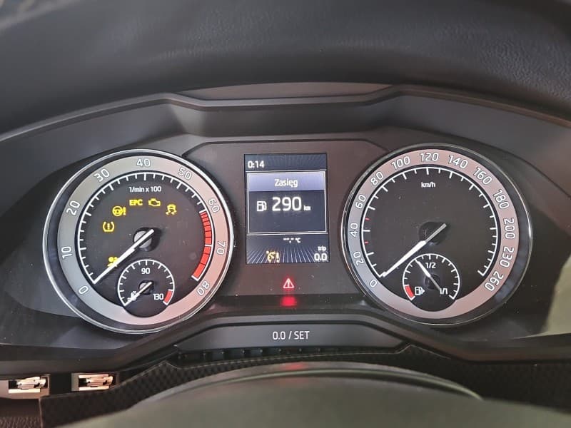 Licznik Skoda Superb III 1,8 TSI CJSA 3V0920710A EUROPA