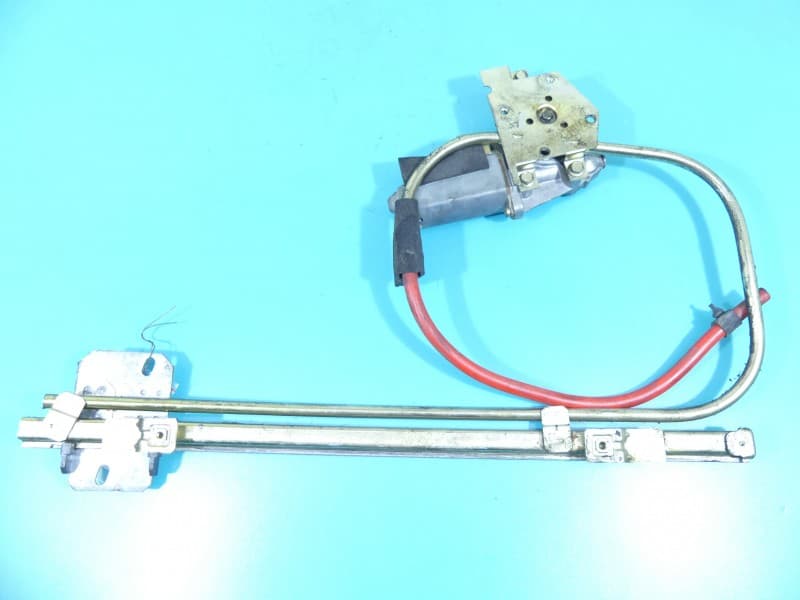 Podnośnik przód lewy SZYBY WINDA Ligier Ambra 2PIN 3d HB