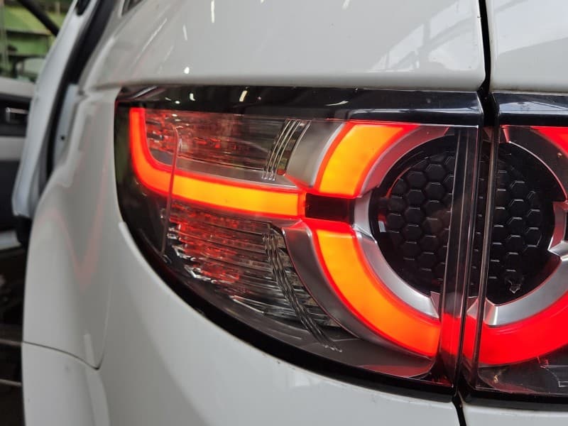 Lampa tył lewa błotnika Land rover Discovery Sport 14- L550 HB EUROPA FK72-13405-CF