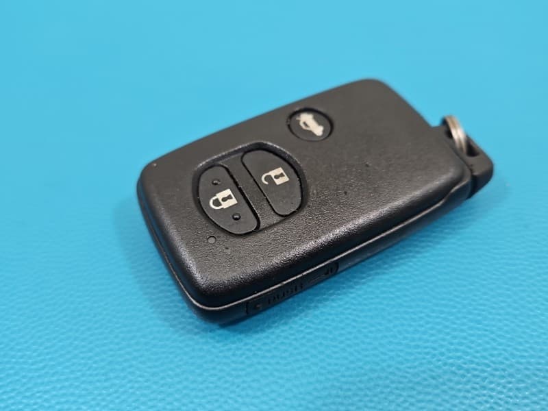 PILOT KLUCZYK KEYLESS Toyota Avensis III T27 MR3983