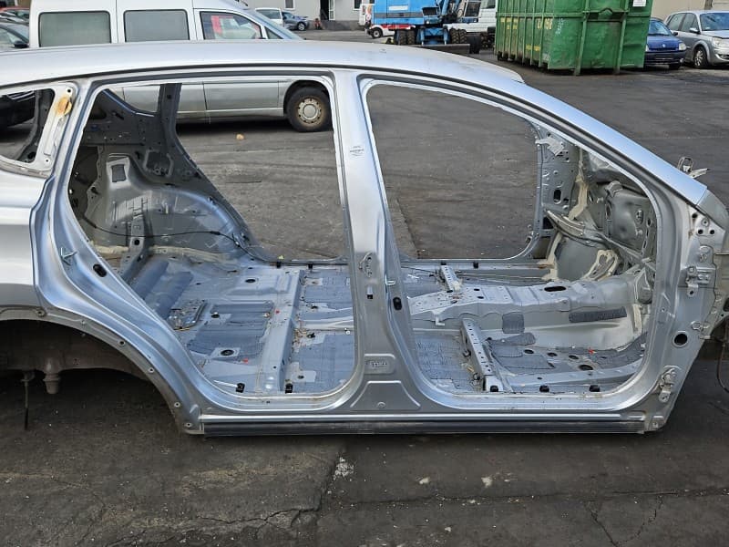 Próg prawy SŁUPEK ŚRODKOWY B Toyota Rav4 IV HB 5d 1F7
