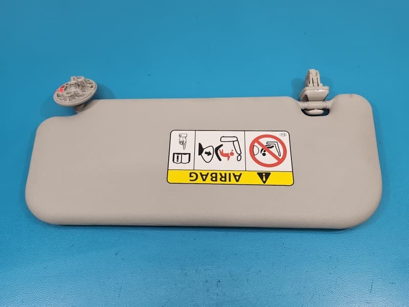 Przesłonka prawa Toyota Corolla E16 E18 13- DASZEK osłona przeciwsłoneczna