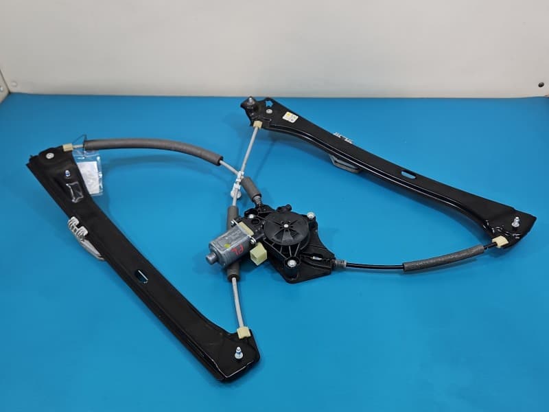 Podnośnik przód lewy SZYBY WINDA 0130822717 E850202099 Skoda Superb III 2pin 5d kombi