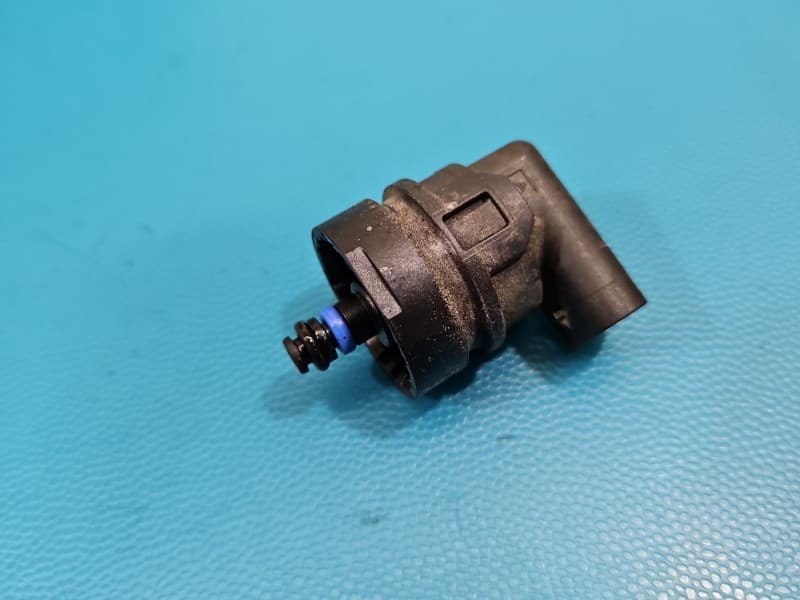 Czujnik ciśnienia paliwa regulator INFINITI QX30 H15 16-19 A0009053906