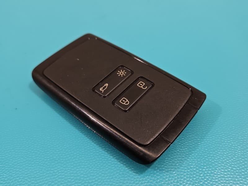 PILOT KLUCZYK KEYLESS Dacia Sandero III 20-