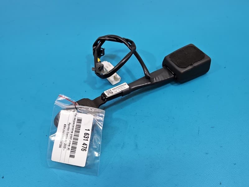 Pas bezpieczeństwa przód prawy pasażera Hyundai Elantra VII 20- 88840AA000NNB