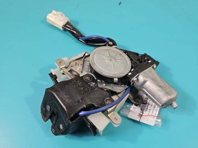 Zamek klapy tył LEXUS RX II 03-08 HB 9pin 412320-10080 163800-0020