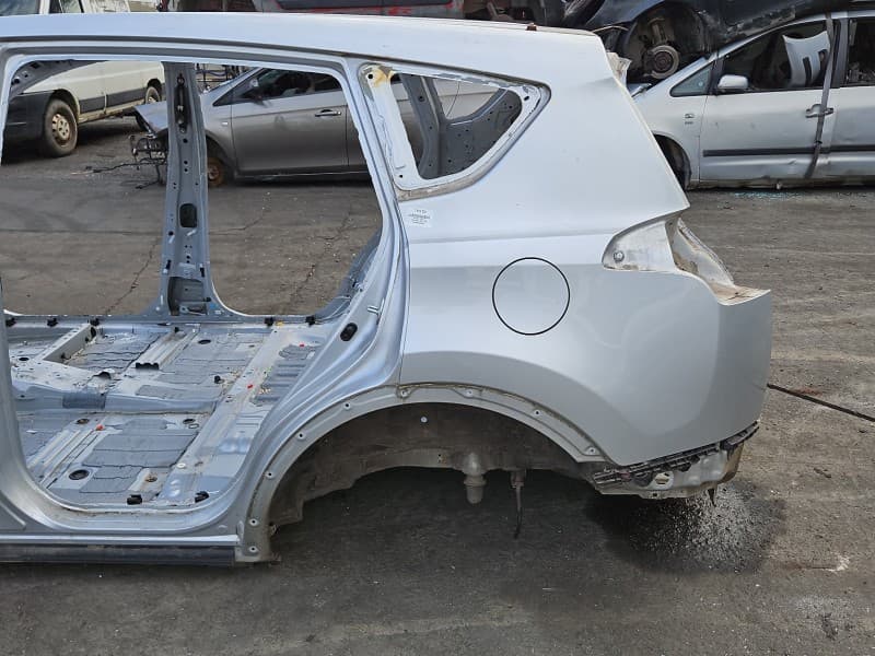 Błotnik tył lewy ćwiartka Toyota Rav4 IV 1F7 HB