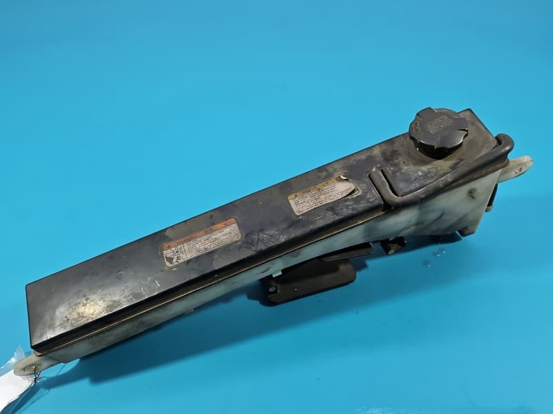 Zbiorniczek Zbiornik wyrównawczy Kia Sorento I 03-09 3,3 V6 G6DB 25430-3E950