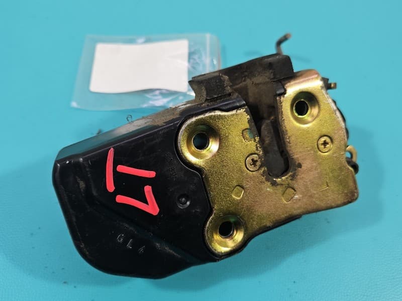 Zamek tył lewy Jeep Cherokee KJ 4pin