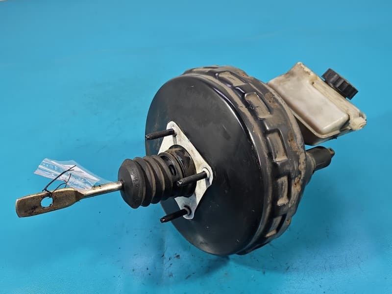 Serwo hamulcowe Volvo XC90 I 02- 2,4 D5 P30665451