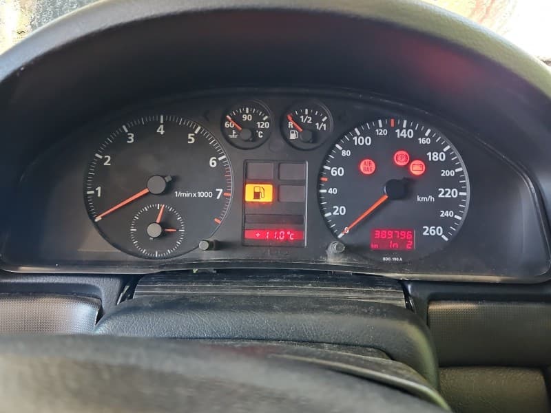 Licznik Audi A4 B5 1,8 T 8D0919033C EUROPA