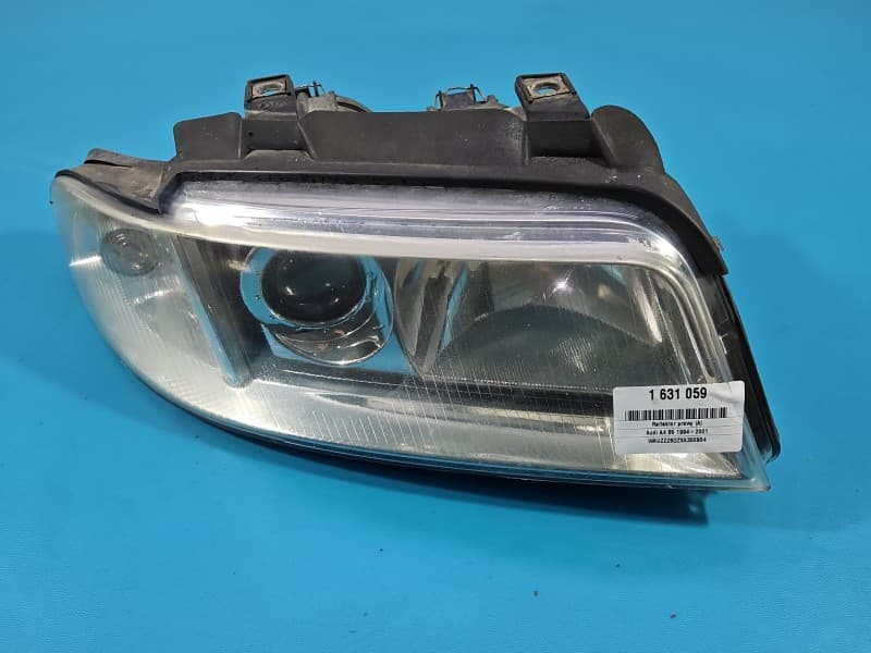 Reflektor prawy lampa przód Audi A4 B5 EUROPA 8D0941004 8D0941004AM