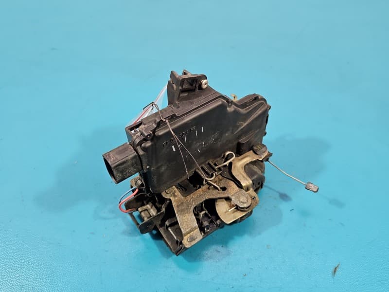 Zamek przód lewy Seat Leon I Toledo II EUROPA Brak numeru 8PIN