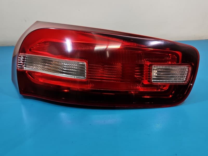 Lampa tył lewa błotnika Citroen C4 Picasso II 13-19 HB EUROPA