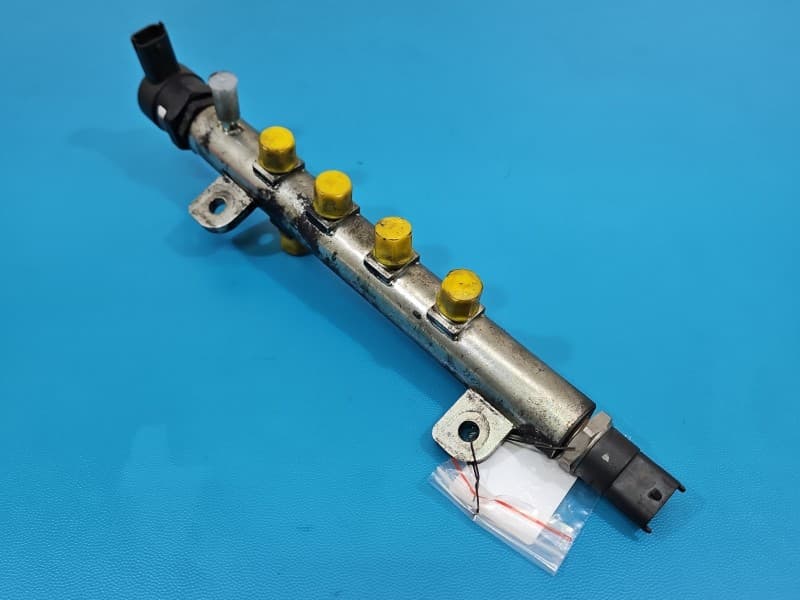 Listwa wtryskowa CZUJNIKI Opel Vectra C 1,9 cdti 0445214057 0281002507 0281002534