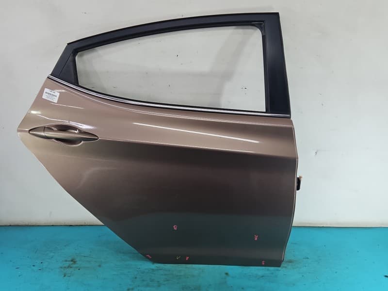 Drzwi tył prawe Hyundai Elantra V 10-16 sedan 4d beżowy S3N