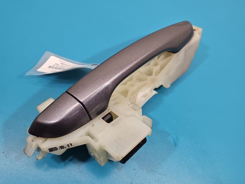 Klamka tył prawa zewnętrzna Hyundai Elantra VI 15-20 92701-03100 grafitowy YT3