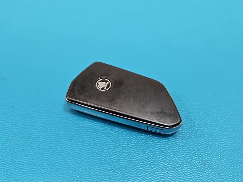 PILOT KLUCZYK KEYLESS Skoda Octavia IV 5E3959753C