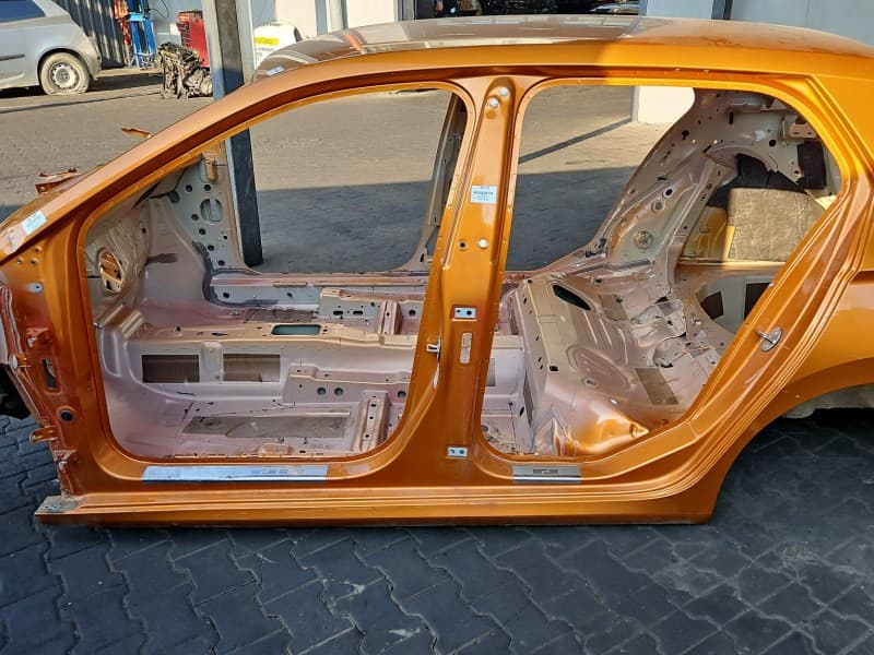 Próg lewy SŁUPEK ŚRODKOWY B Skoda Fabia IV HB 5d LA2Z