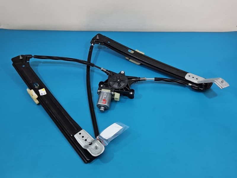 Podnośnik przód lewy SZYBY WINDA 0130822077 E850202101 Seat Ateca 2pin 5d HB