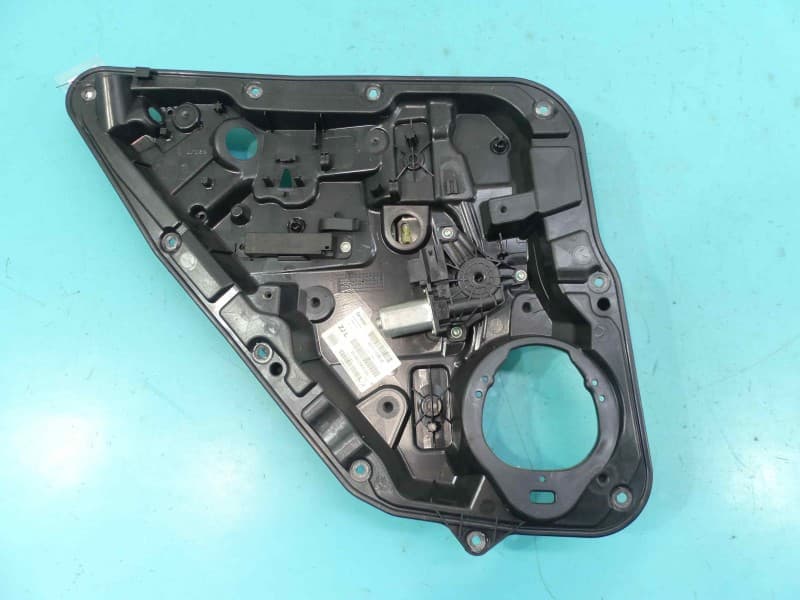 Podnośnik tył lewy SZYBY WINDA 928346-107 5pin INFINITI QX30 H15 16-19 HB