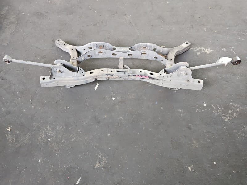 Tylna belka oś tył Hyundai I30 III 16- 2,0 16V