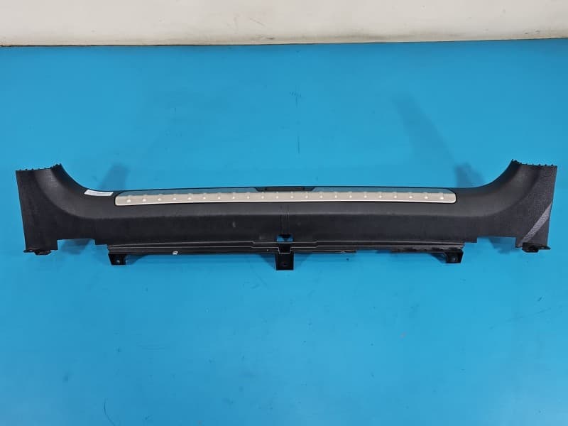 Osłona ZAŚLEPKA PLASTIK Pasa tylnego BMW X6 E71 6981004