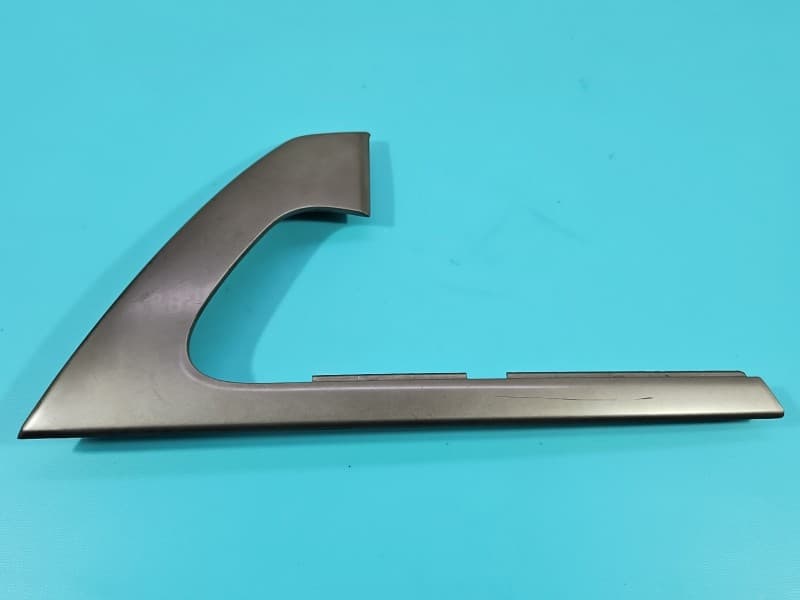 Listwa dekor deski Toyota Land Cruiser J200 07- 74611-60030 z tapicerki, porysowana