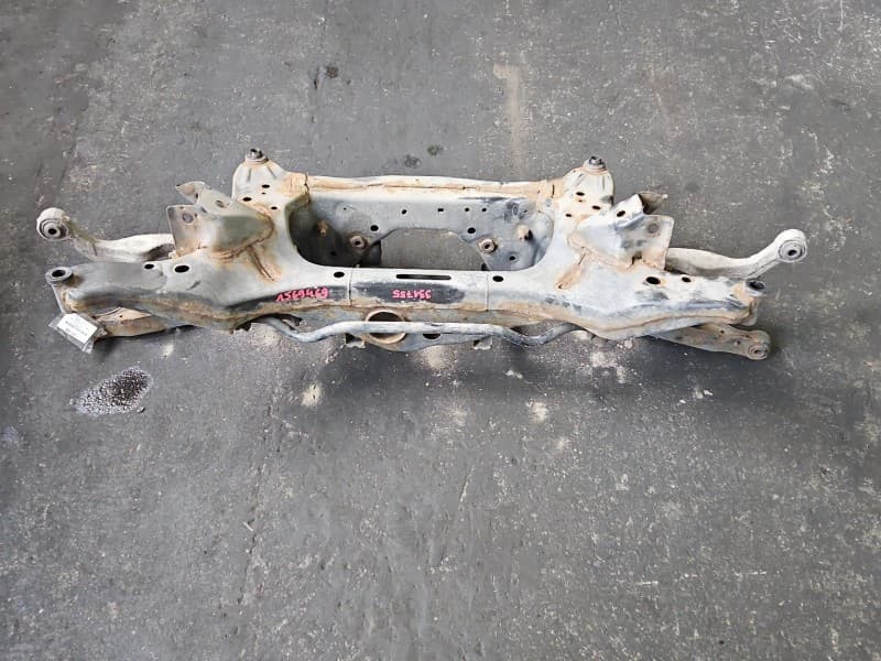 Tylna belka oś tył Nissan X-trail III T32 13-21 1,6 dci