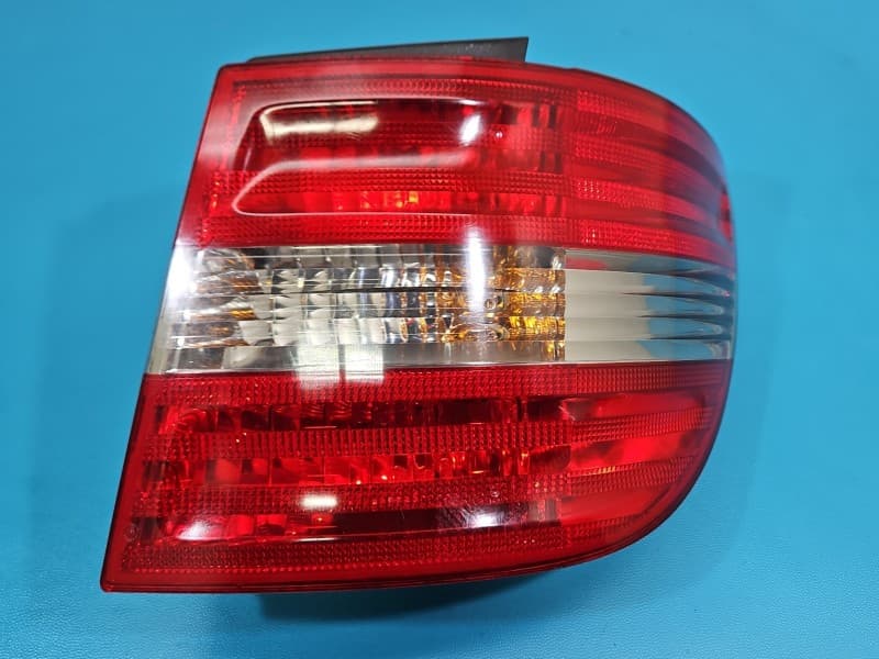 Lampa tył prawa błotnika Mercedes W245 HB EUROPA A1698202664