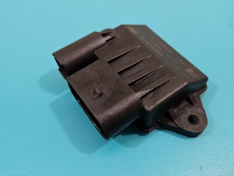 Przekaźnik świec żarowych Mercedes W221 3,0 CDI 0522140709