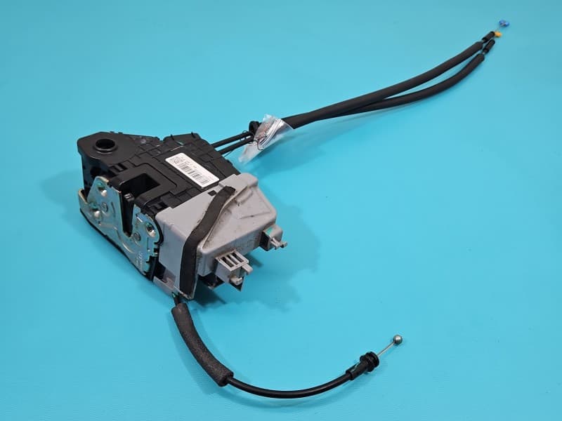 Zamek przód prawy Hyundai Tucson III 15-20 EUROPA 81320-D7500