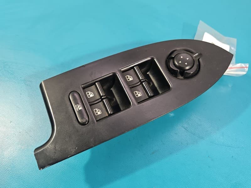 Przełącznik szyb Alfa romeo Giulietta EU 156094782