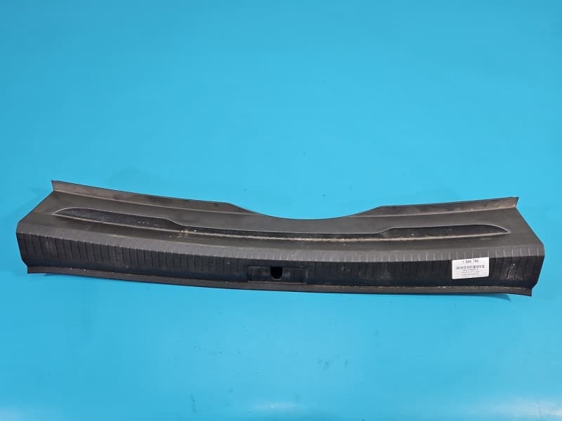 Osłona ZAŚLEPKA PLASTIK PROGU BAGAŻNIKA Vw Golf VII 5G9863459