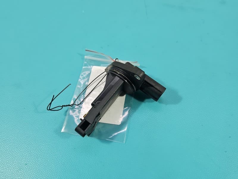 Przepływomierz Mitsubishi Outlander III 12-22 2,0 16V 5PIN 1525A031