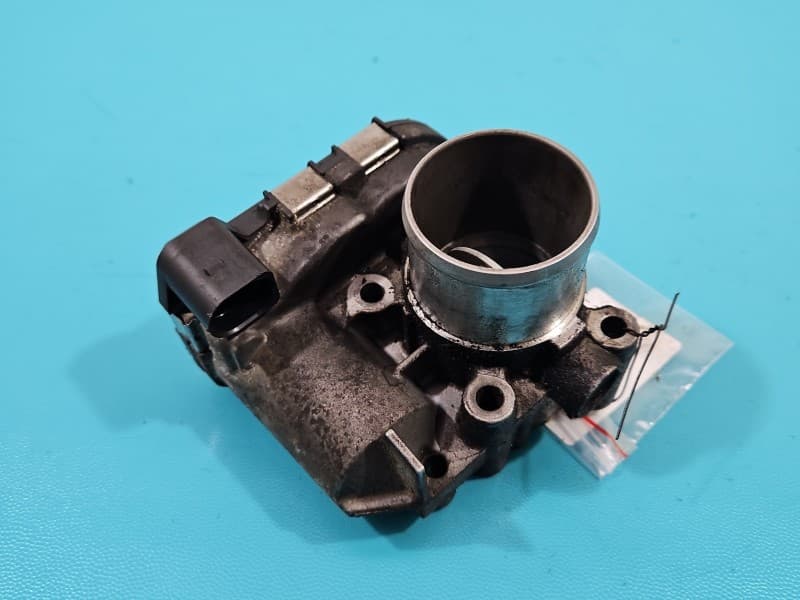 Przepustnica Nissan X-trail II T31 2,0 dci 8200330810E H8200330812 0281002681