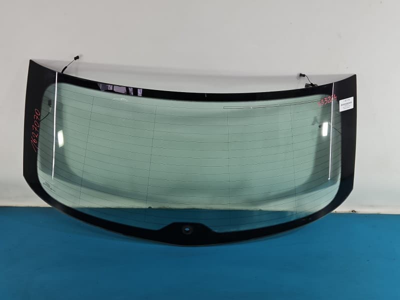 Szyba tylna KLAPY BAGAŻNIKA TYŁ Seat Leon III 12- HB