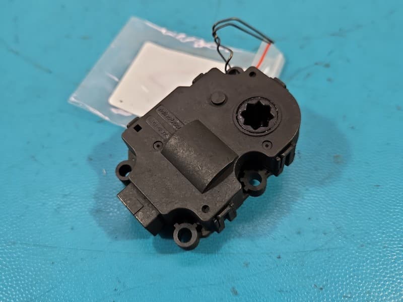 Silniczek nawiewu NAGRZEWNICY Mercedes W206 T60223C-B1 140123KA EUROPA